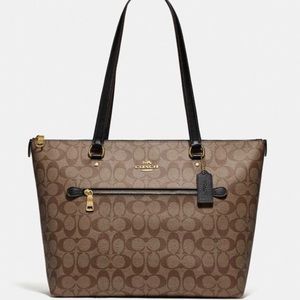 🚨SOLD 🚨 Coach Gallery Tote In Signature Canvas